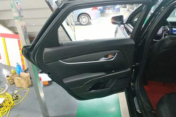 Used Cadillac XTS 2018 28T Tech Edition Left Rear Door Interior