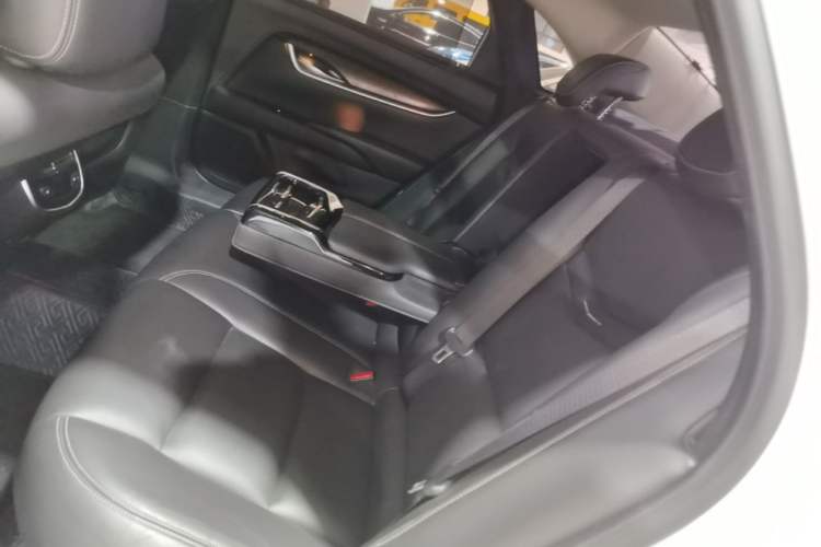 Used Cadillac XTS 2018 28T Luxury Edition Left Rear Seat
