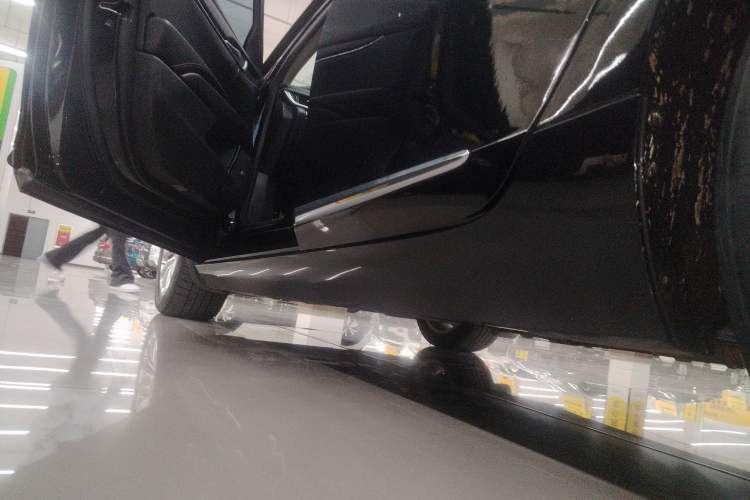 Used Cadillac XTS 2018 28T Tech Edition Left Side Sill