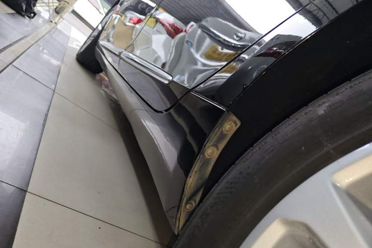 Used Cadillac XTS 2018 28T Elite Edition Left Side Sill