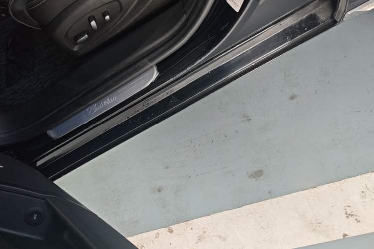Used Cadillac XTS 2018 28T Elite Edition Left Side Sill