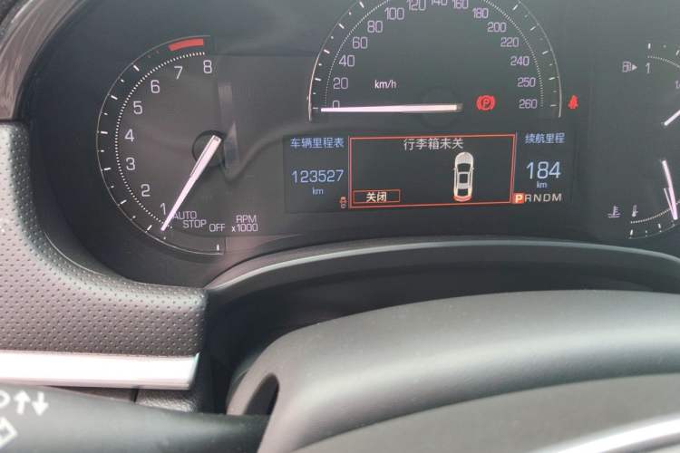 Used Cadillac XTS 2018 28T Tech Edition Odometer Close Up
