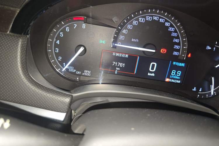 Used Cadillac XTS 2018 28T Elite Edition Odometer Close Up