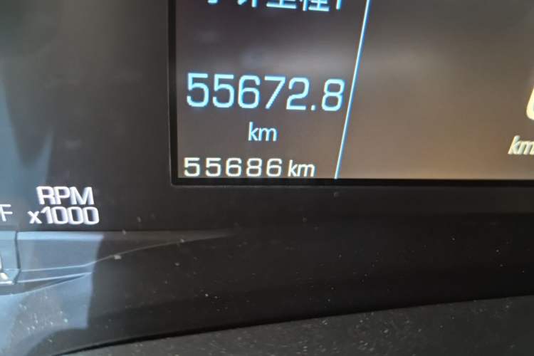 Used Cadillac XTS 2018 28T Tech Edition Odometer Close Up