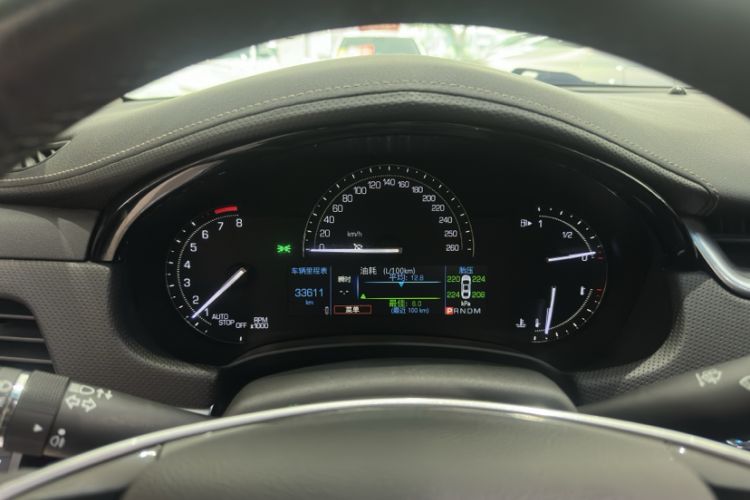 Used Cadillac XTS 2018 28T Tech Edition Odometer Close Up