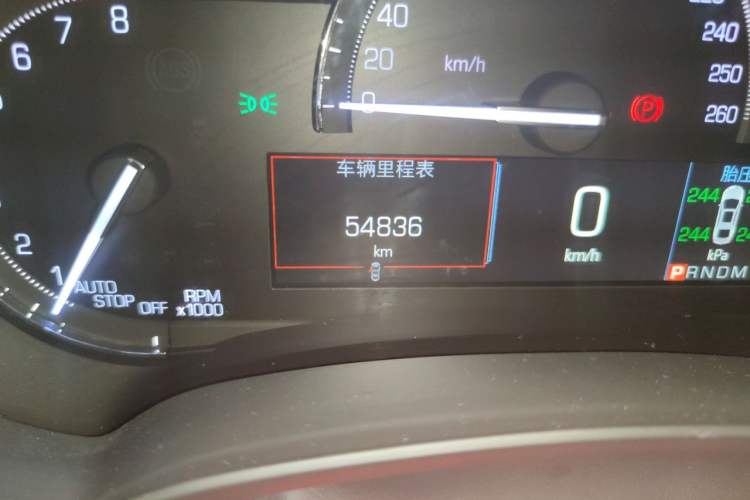 Used Cadillac XTS 2018 28T Tech Edition Odometer Close Up