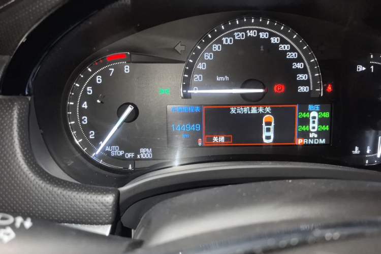 Used Cadillac XTS 2018 28T Tech Edition Odometer Close Up