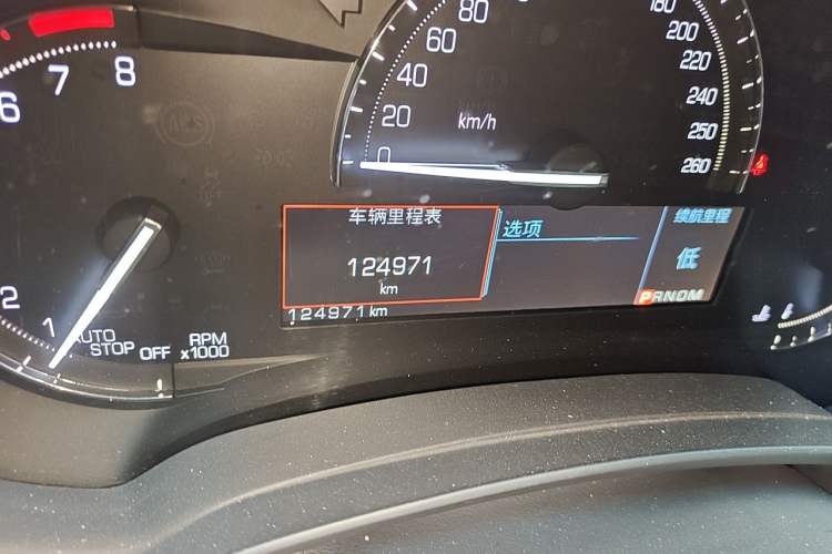 Used Cadillac XTS 2018 28T Elite Edition Odometer Close Up