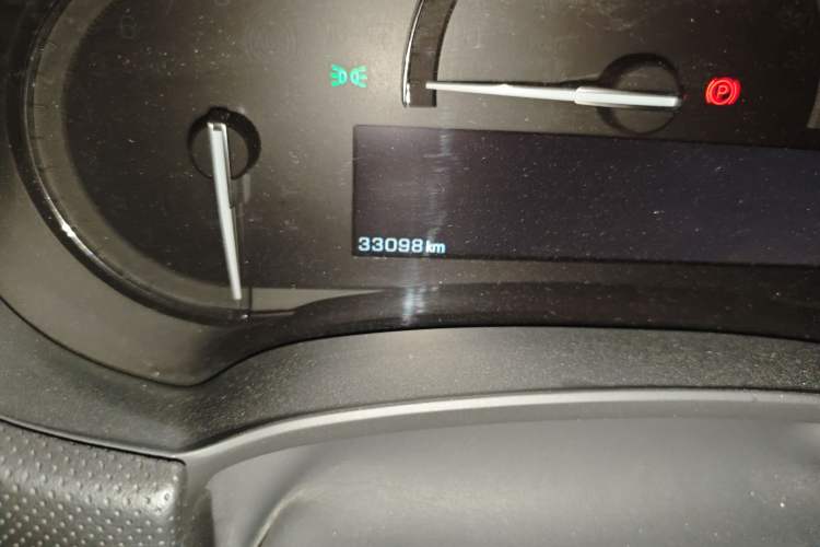 Used Cadillac XTS 2018 28T Tech Edition Odometer Close Up