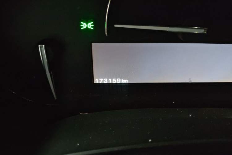 Used Cadillac XTS 2018 28T Tech Edition Odometer Close Up