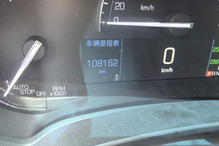 Used Cadillac XTS 2018 28T Tech Edition Odometer Close Up