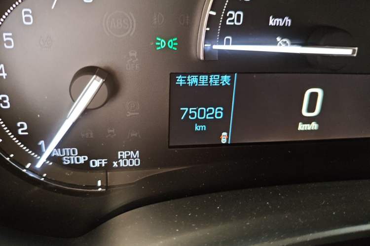 Used Cadillac XTS 2018 28T Tech Edition Odometer Close Up