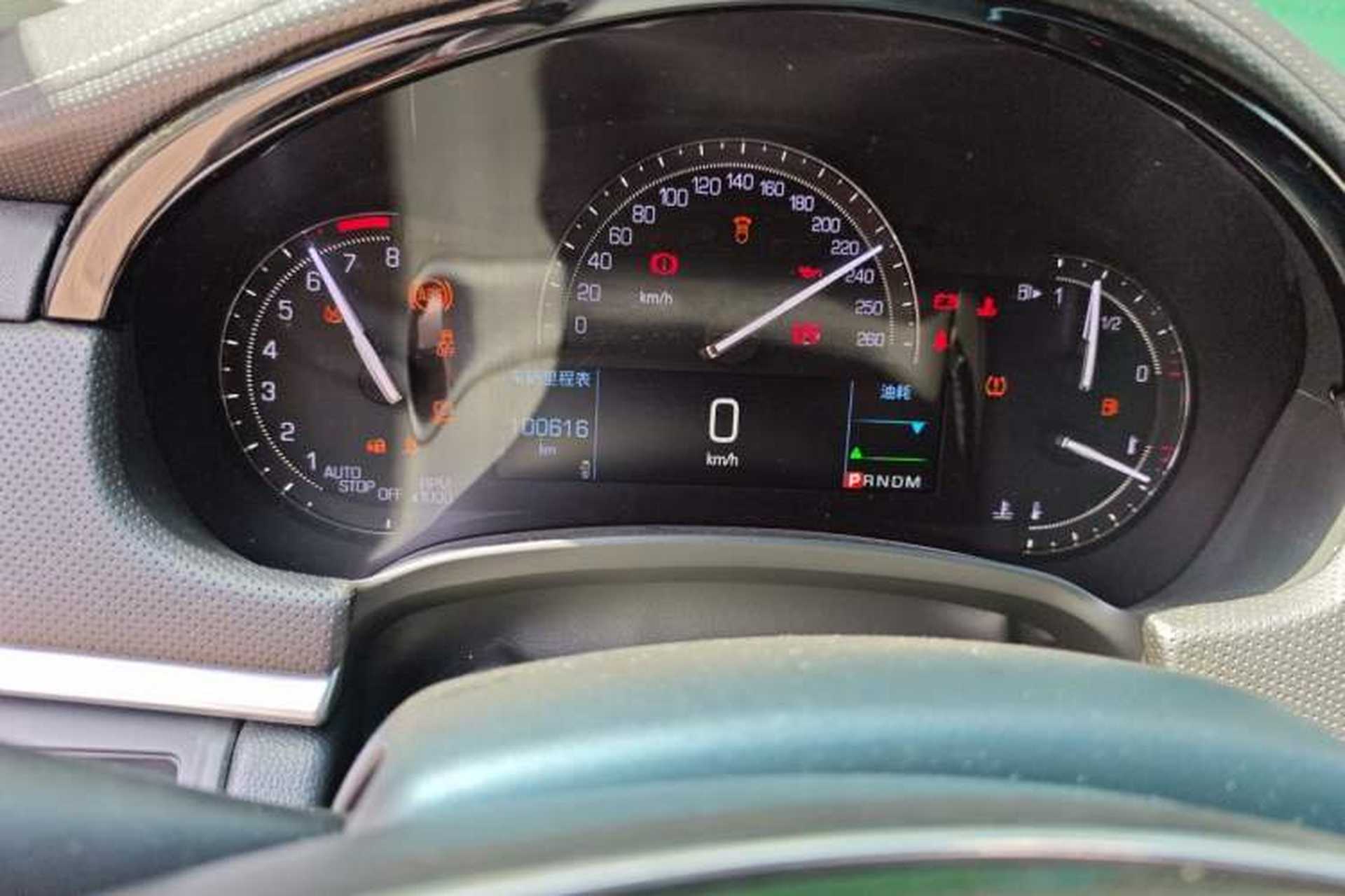 Used Cadillac XTS 2018 28T Tech Edition Odometer Close Up