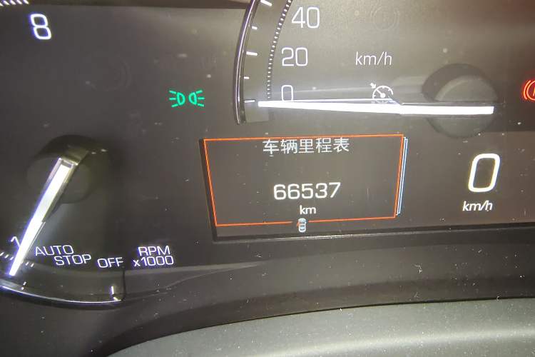 Used Cadillac XTS 2018 28T Elite Edition Odometer Close Up