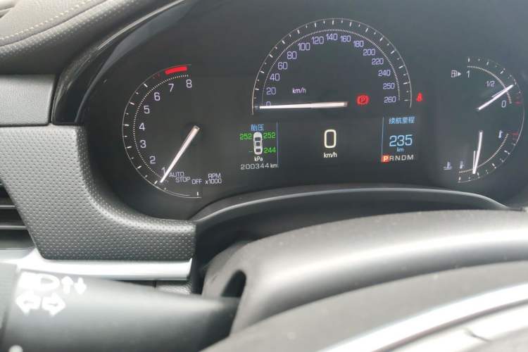 Used Cadillac XTS 2018 28T Tech Edition Odometer Close Up