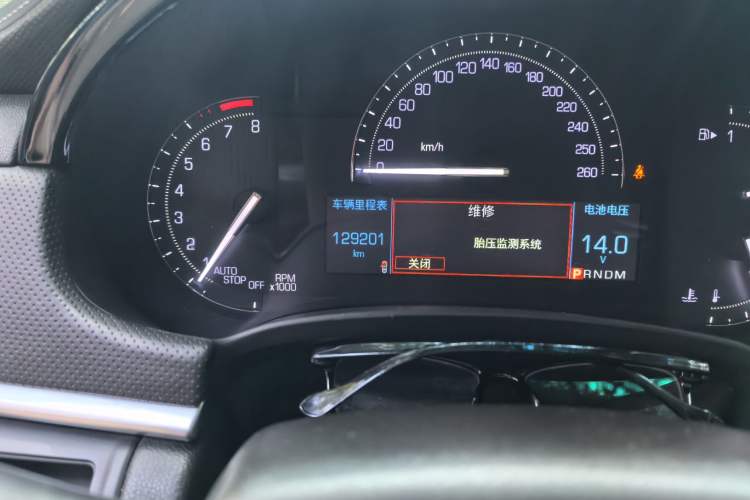 Used Cadillac XTS 2018 28T Tech Edition Odometer Close Up