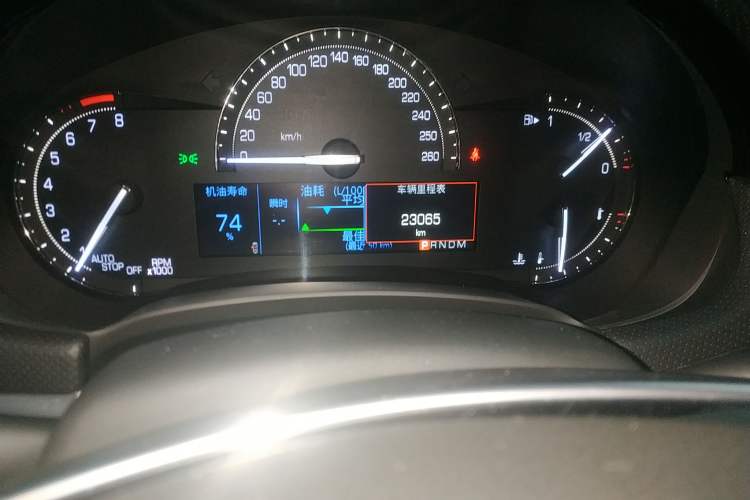Used Cadillac XTS 2018 28T Tech Edition Odometer Close Up