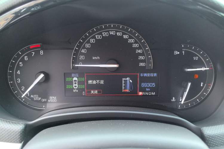 Used Cadillac XTS 2018 28T Tech Edition Odometer Close Up