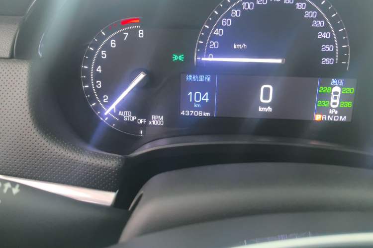 Used Cadillac XTS 2018 28T Tech Edition Odometer Close Up