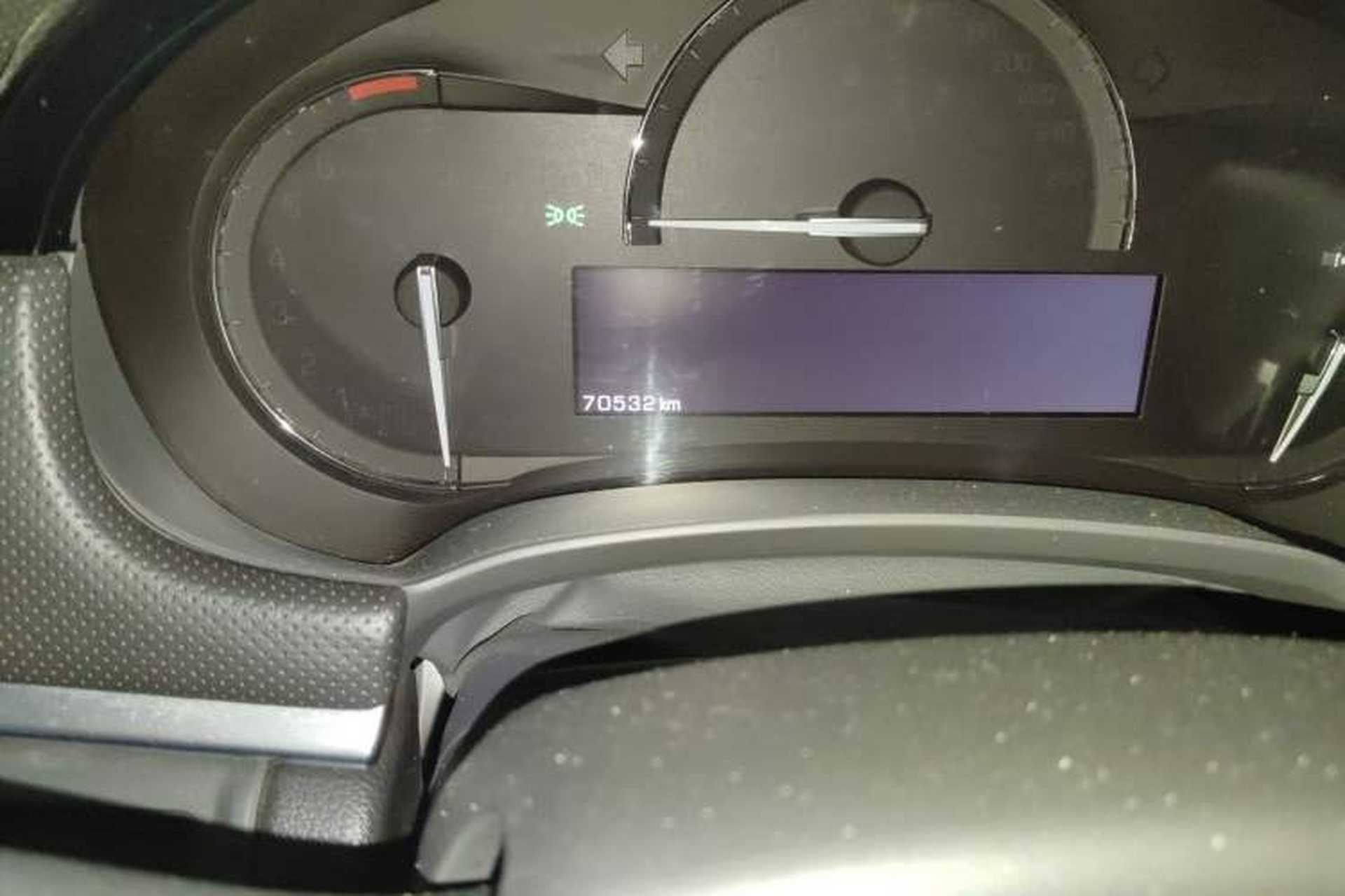 Used Cadillac XTS 2018 28T Tech Edition Odometer Close Up