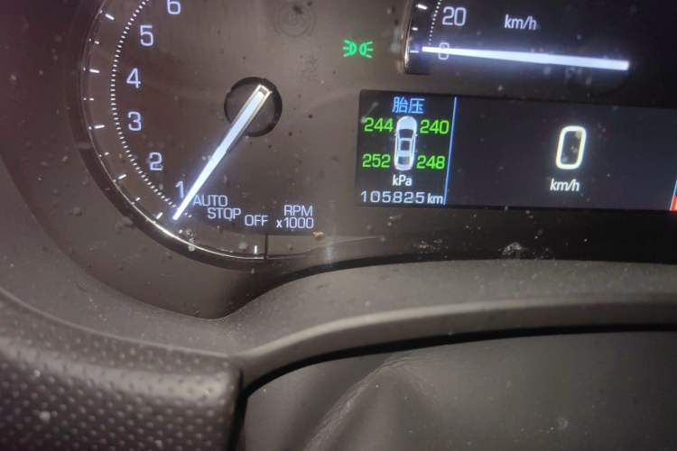 Used Cadillac XTS 2018 28T Tech Edition Odometer Close Up