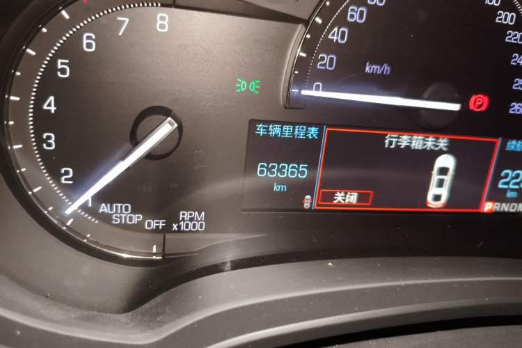 Used Cadillac XTS 2018 28T Tech Edition Odometer Close Up