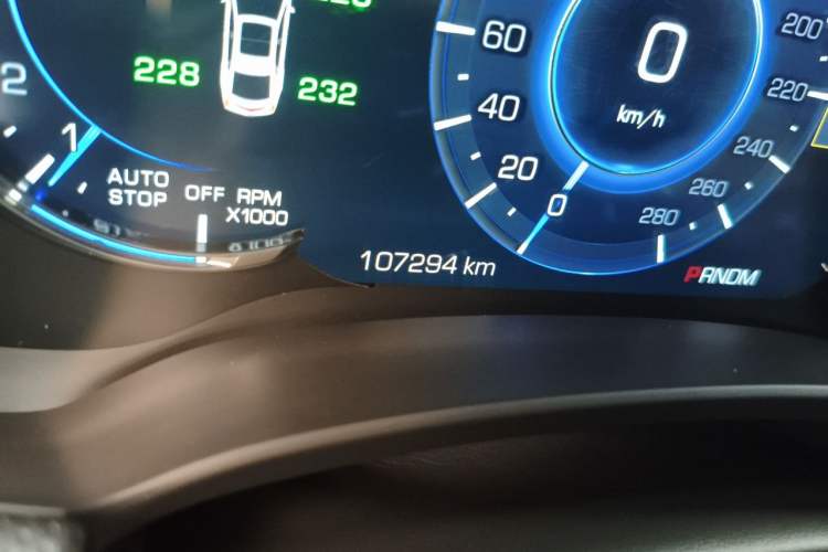 Used Cadillac XTS 2018 28T Luxury Edition Odometer Close Up