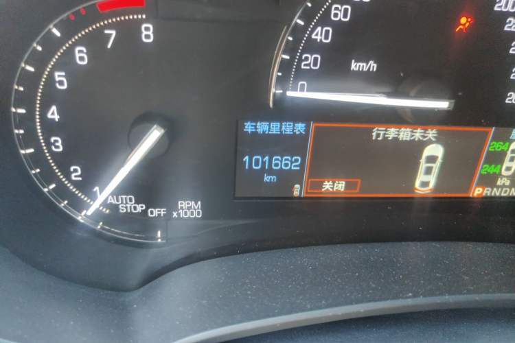Used Cadillac XTS 2018 28T Tech Edition Odometer Close Up