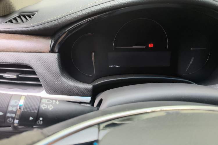 Used Cadillac XTS 2018 28T Elite Edition Odometer Close Up