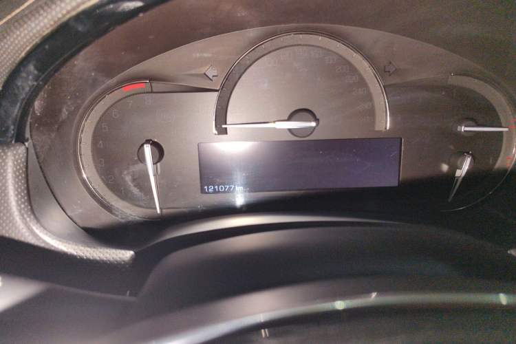 Used Cadillac XTS 2018 28T Tech Edition Odometer Close Up
