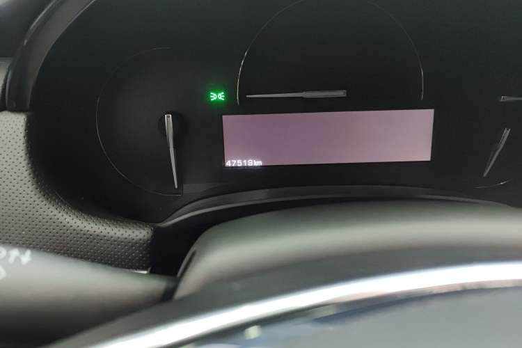 Used Cadillac XTS 2018 28T Elite Edition Odometer Close Up