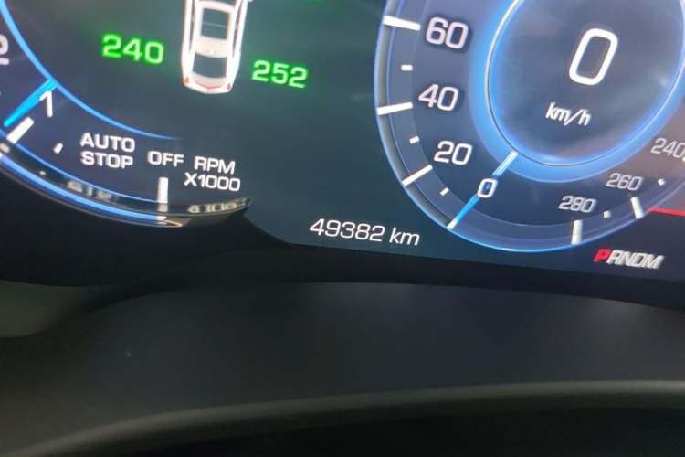 Used Cadillac XTS 2018 28T Luxury Edition Odometer Close Up