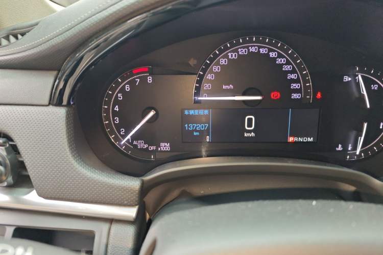 Used Cadillac XTS 2018 28T Tech Edition Odometer Close Up