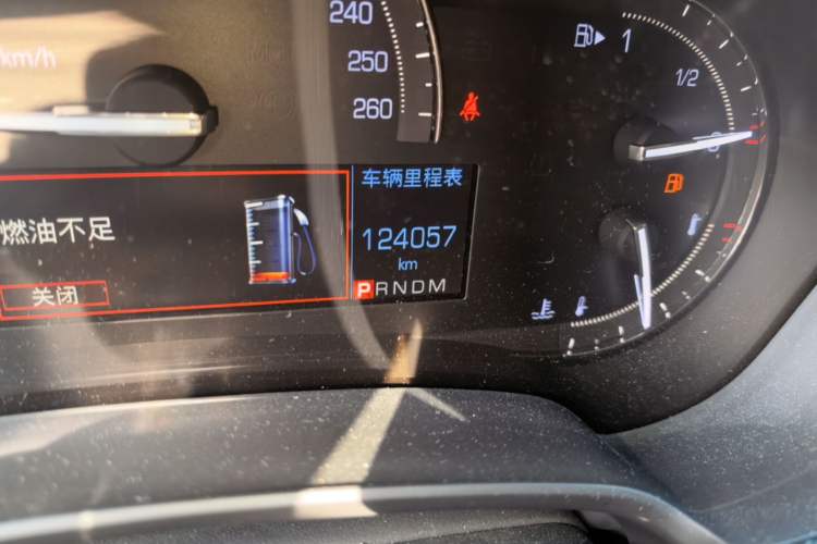 Used Cadillac XTS 2018 28T Elite Edition Odometer Close Up