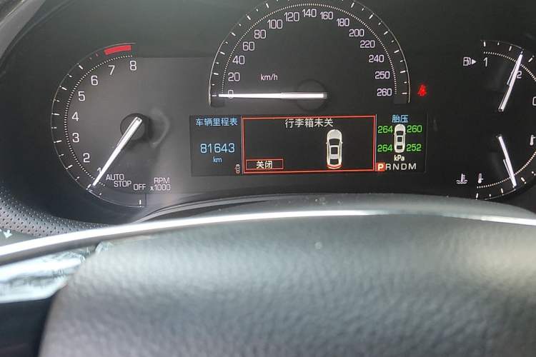 Used Cadillac XTS 2018 28T Elite Edition Odometer Close Up