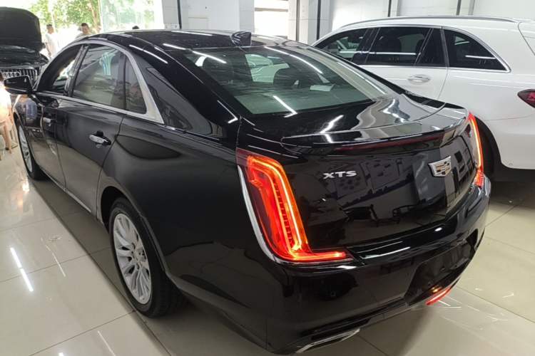 Used Cadillac XTS 2018 28T Tech Edition Rear Left 45 Deg