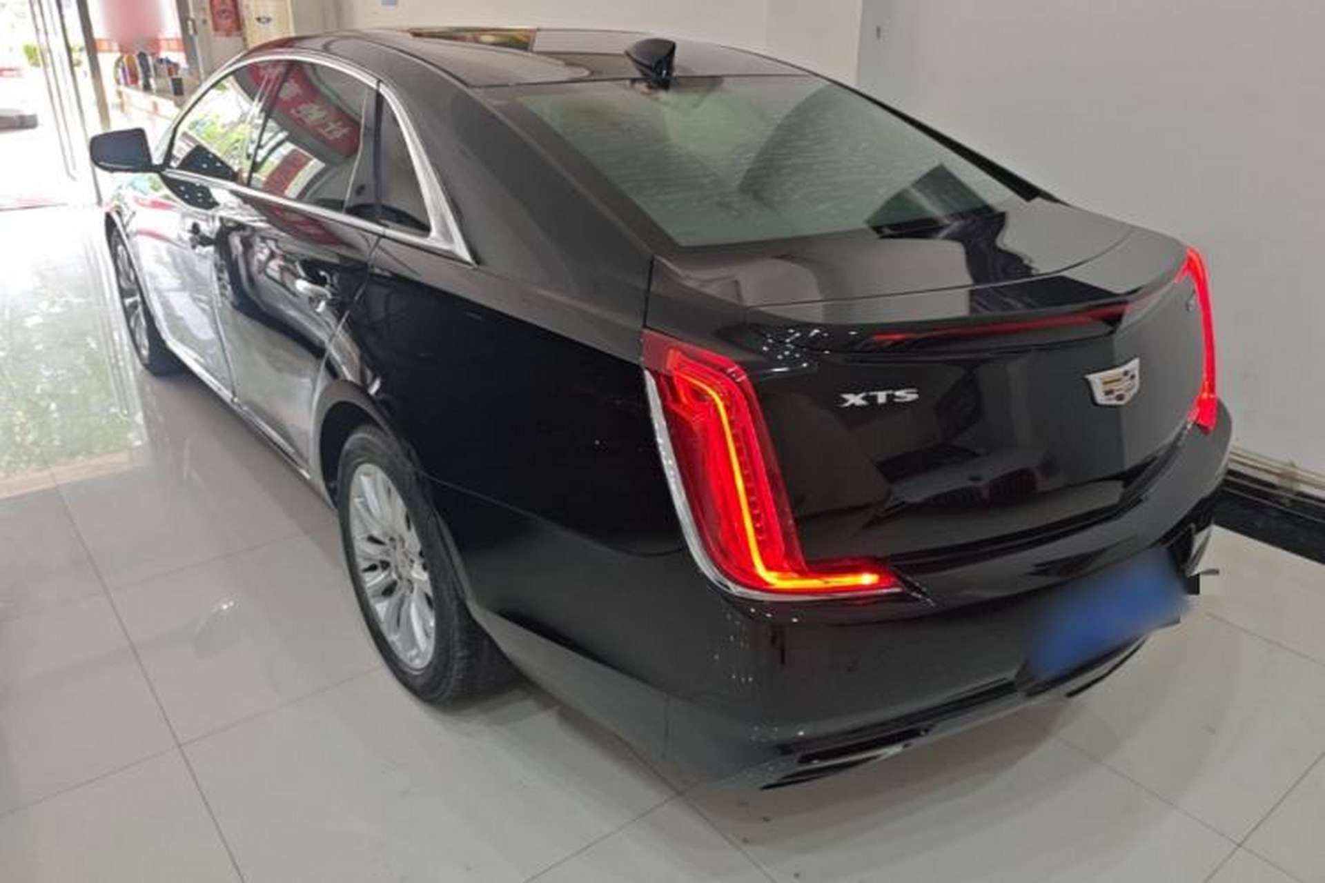 Used Cadillac XTS 2018 28T Tech Edition Rear Left 45 Deg