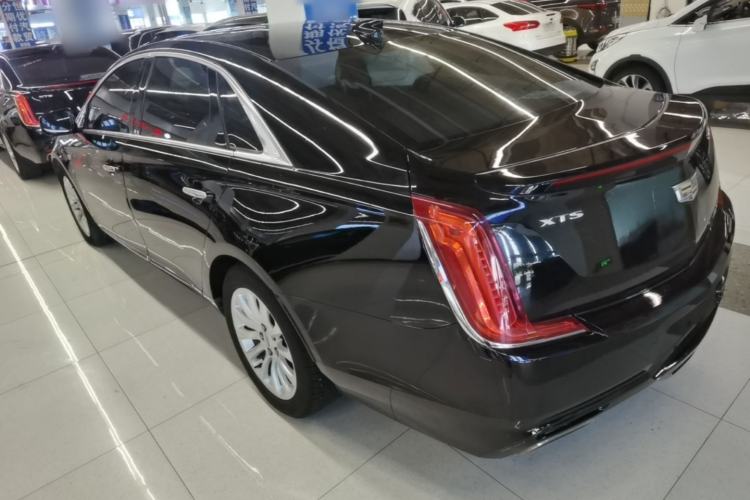 Used Cadillac XTS 2018 28T Elite Edition Rear Left 45 Deg