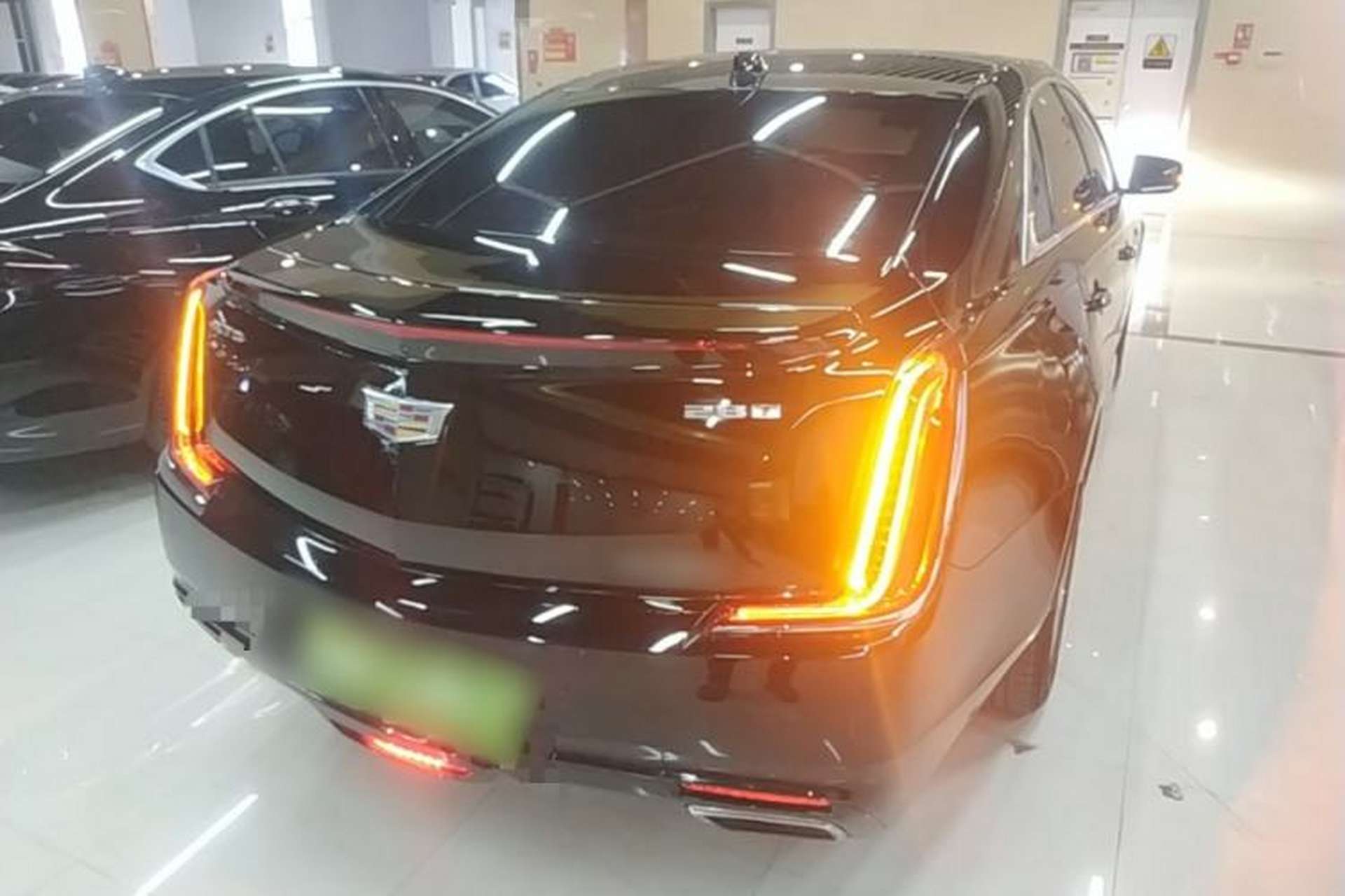 Used Cadillac XTS 2018 28T Elite Edition Rear Right 45 Deg