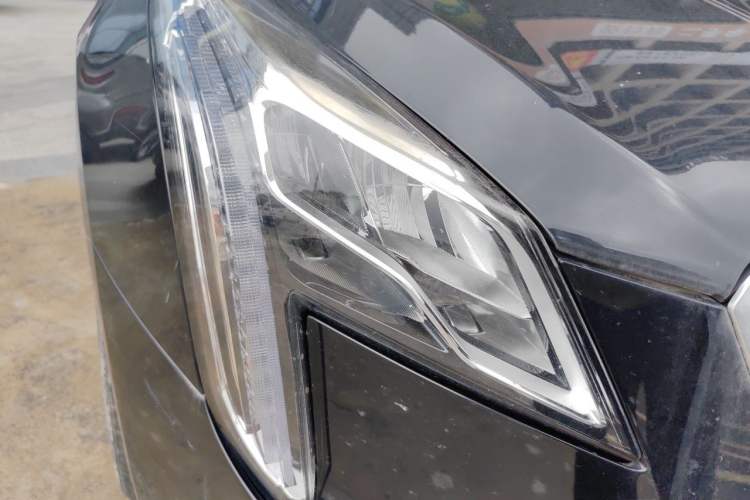 Used Cadillac XTS 2018 28T Elite Edition Right Front Headlight