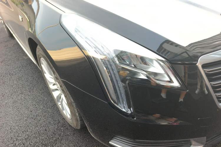 Used Cadillac XTS 2018 28T Tech Edition Right Front Headlight