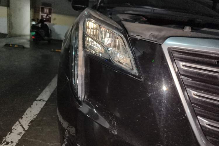 Used Cadillac XTS 2018 28T Tech Edition Right Front Headlight