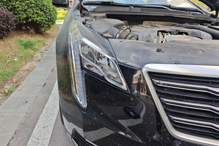 Used Cadillac XTS 2018 28T Tech Edition Right Front Headlight