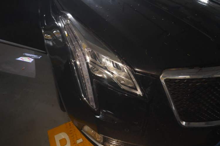 Used Cadillac XTS 2018 28T Tech Edition Right Front Headlight