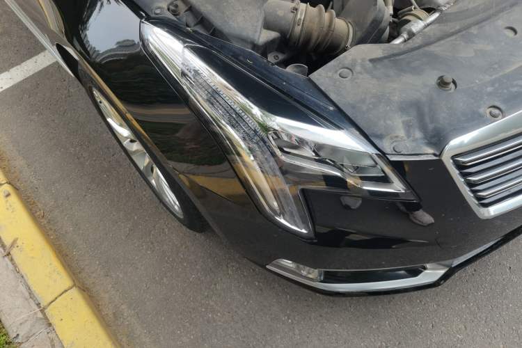 Used Cadillac XTS 2018 28T Elite Edition Right Front Headlight