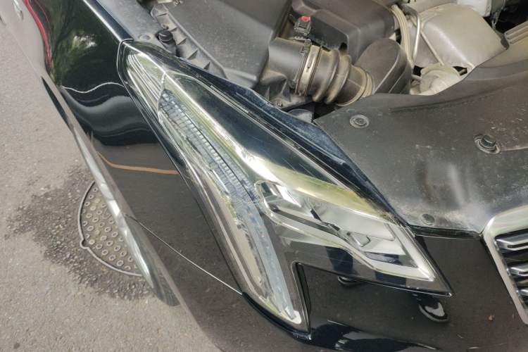 Used Cadillac XTS 2018 28T Tech Edition Right Front Headlight