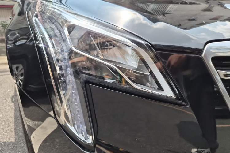 Used Cadillac XTS 2018 28T Tech Edition Right Front Headlight
