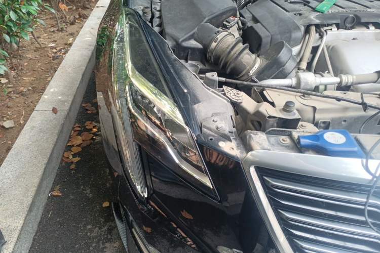 Used Cadillac XTS 2018 28T Elite Edition Right Front Headlight