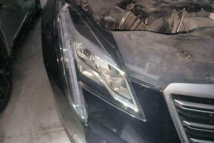 Used Cadillac XTS 2018 28T Elite Edition Right Front Headlight