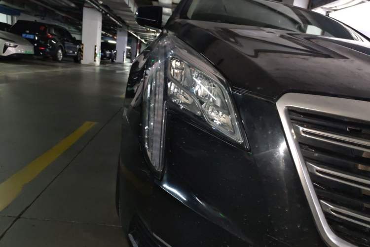 Used Cadillac XTS 2018 28T Tech Edition Right Front Headlight